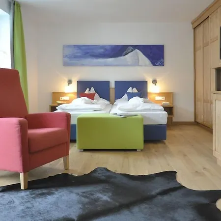 호텔 Impuls Tirol 4*